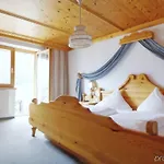 Hotel Basur - Schihotel Am Arlberg Flirsch