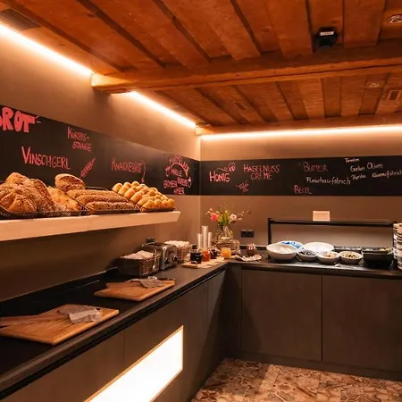 Basur - Schihotel Am Arlberg Flirsch