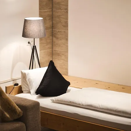Basur - Schihotel Am Arlberg 4*