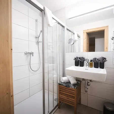 Hotel Basur - Schihotel Am Arlberg Flirsch