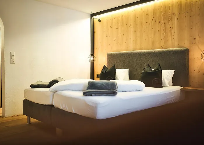 فندق Basur - Schihotel Am Arlberg 4*