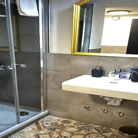 Basur - Schihotel Am Arlberg 4* フリルシュ