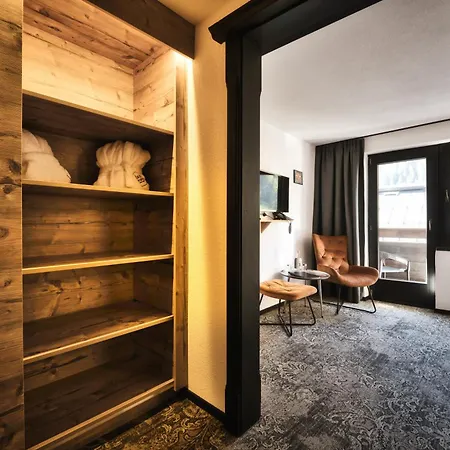 Basur - Schihotel Am Arlberg ホテル 4*