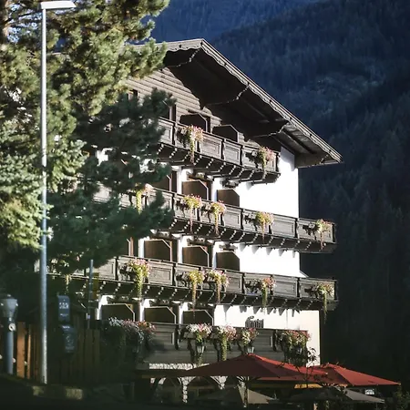 Basur - Schihotel Am Arlberg 4* フリルシュ