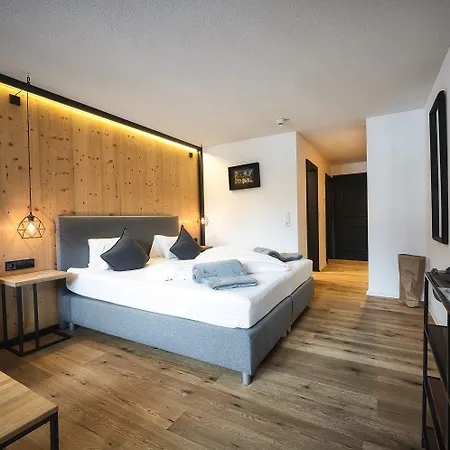 ホテル Basur - Schihotel Am Arlberg 4*