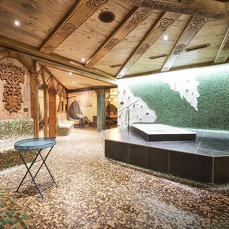 Basur - Schihotel Am Arlberg ホテル フリルシュ