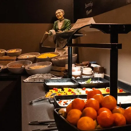 Basur - Schihotel Am Arlberg 酒店 弗利尔施