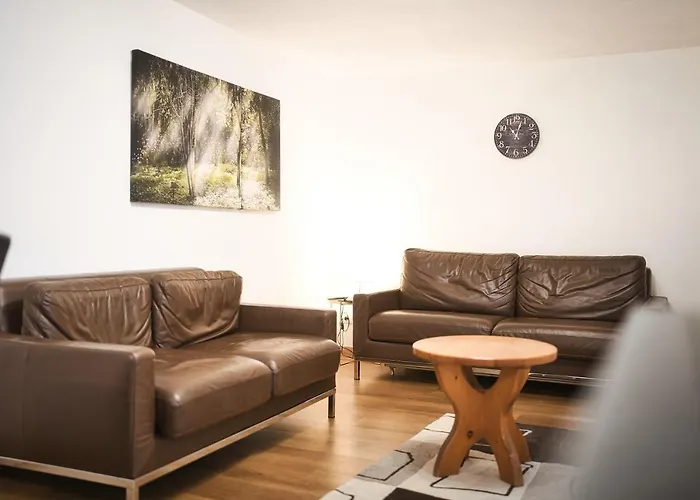 酒店 Basur - Schihotel Am Arlberg 弗利尔施