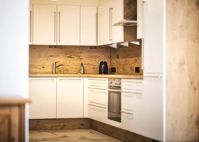 Basur - Schihotel Am Arlberg 弗利尔施