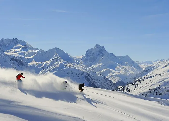 Basur - Schihotel Am Arlberg 酒店 弗利尔施