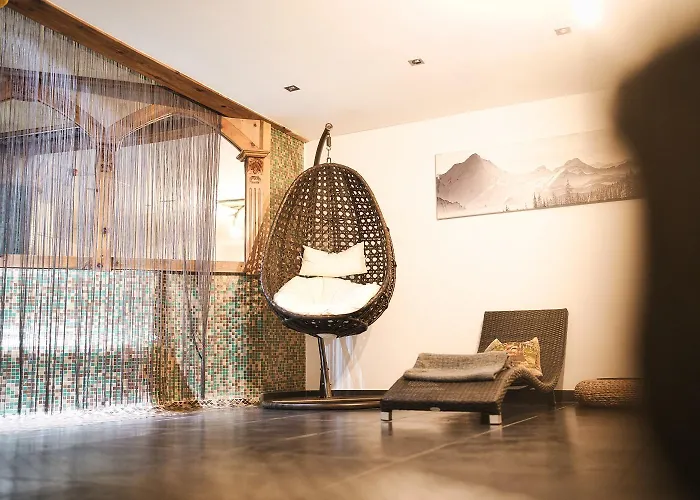 酒店 Basur - Schihotel Am Arlberg 弗利尔施