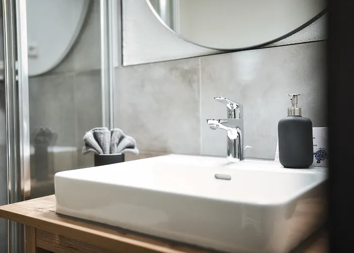 酒店 Basur - Schihotel Am Arlberg 弗利尔施